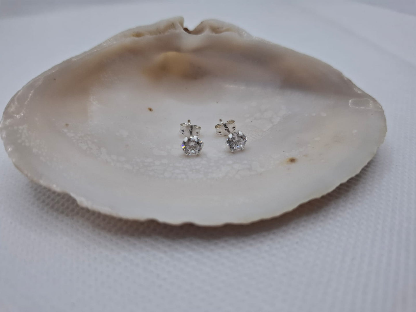 Earring: 4mm diamante stud