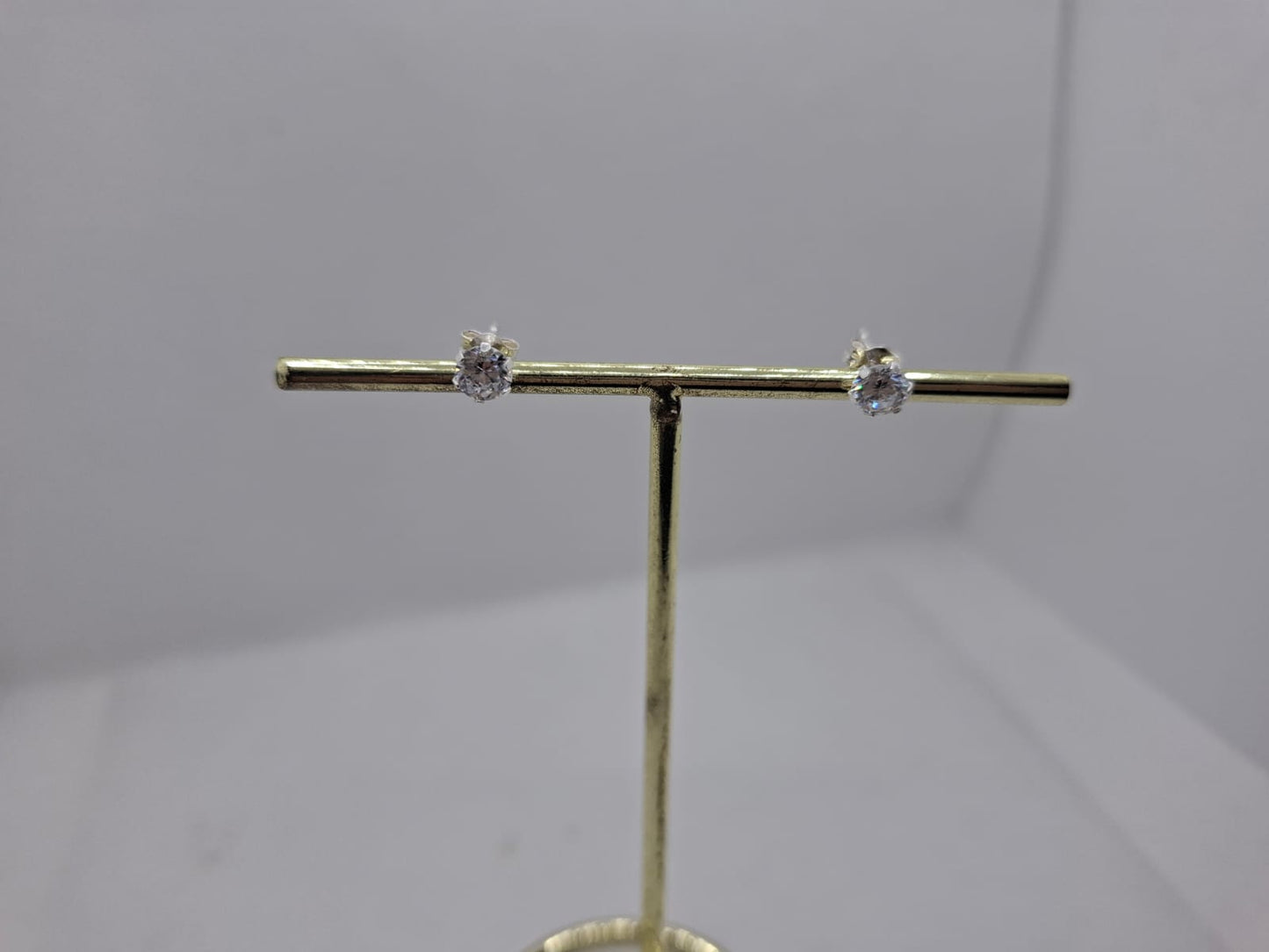 Earring: 4mm diamante stud