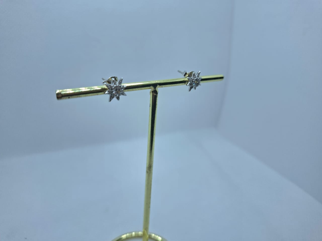 Earring: Diamante Star Stud