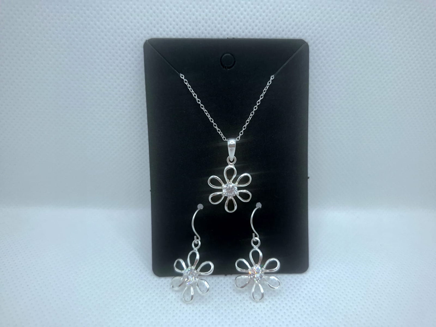 Flower with Diamante Detail Set