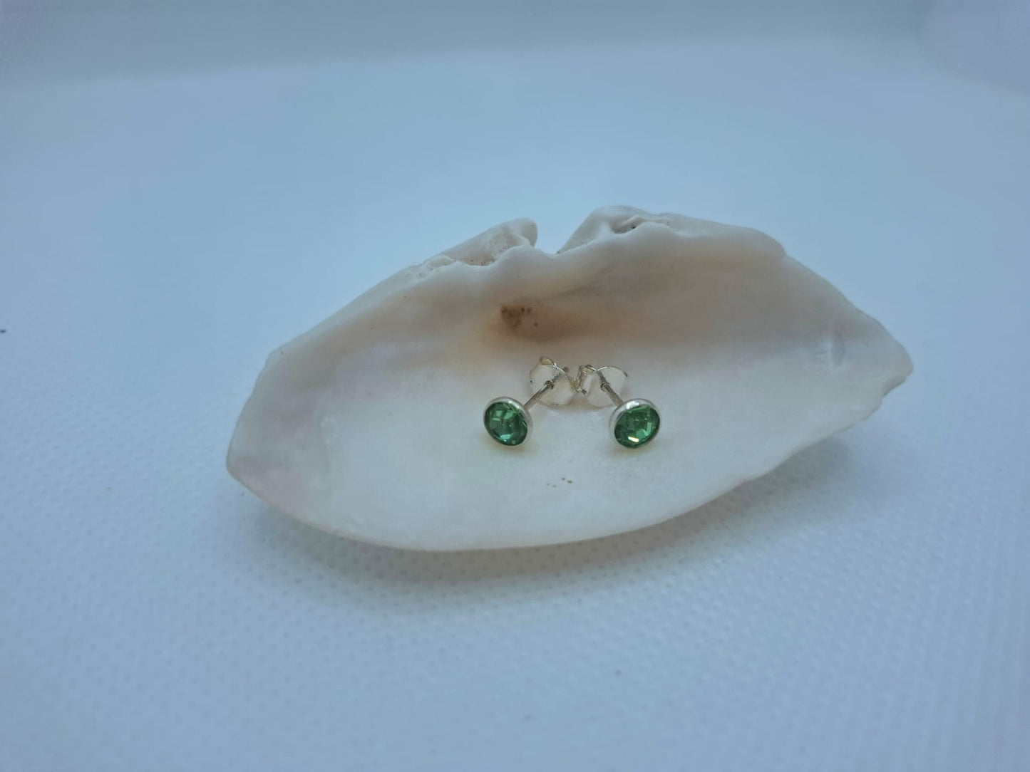 Earring: Peridot stud