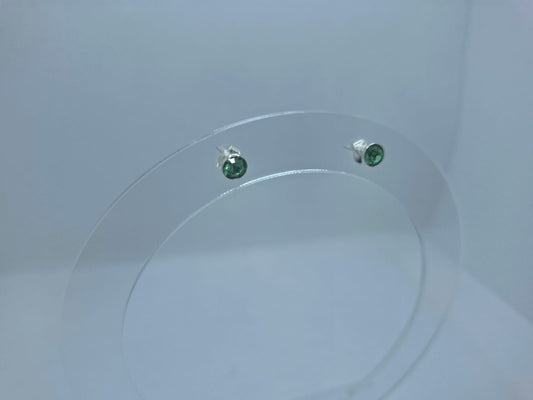 Earring: Peridot stud