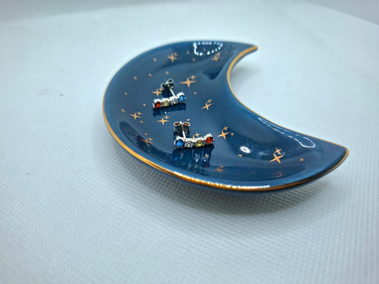 Earring: Multi colour stud