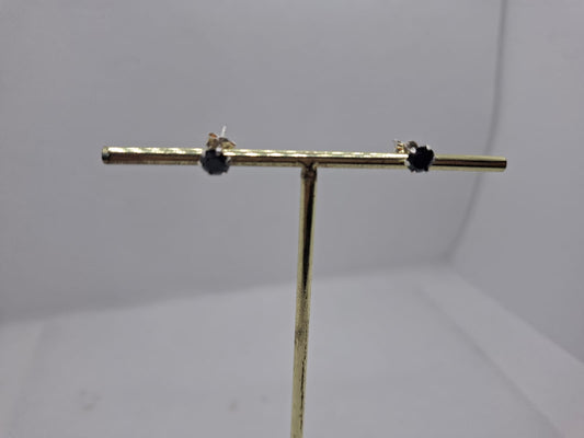 Earring: 4mm round onyx stud