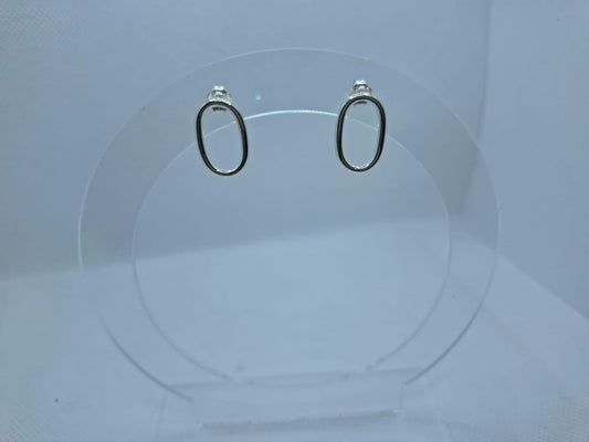 Earring: Oval Stud