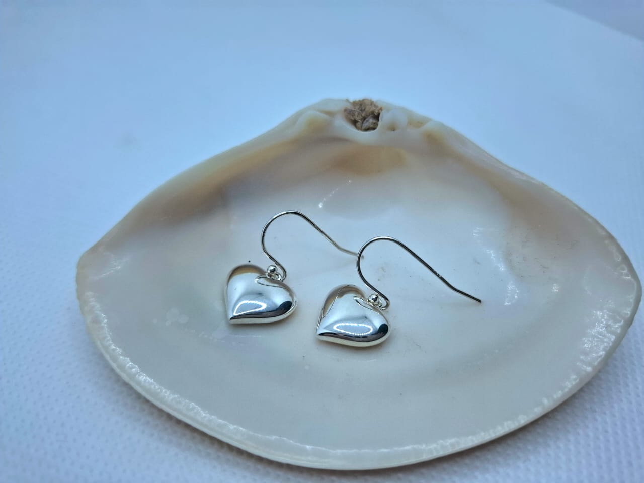 Earring: Solid Heart Drop